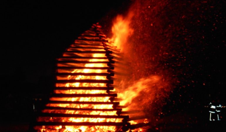 Kresovanja in postavitev majskih dreves